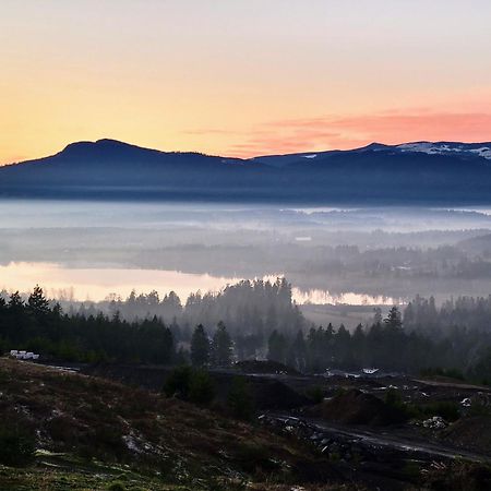 M&M'S Maple Bay Mountain Guesthouse - Licensed Duncan Eksteriør billede