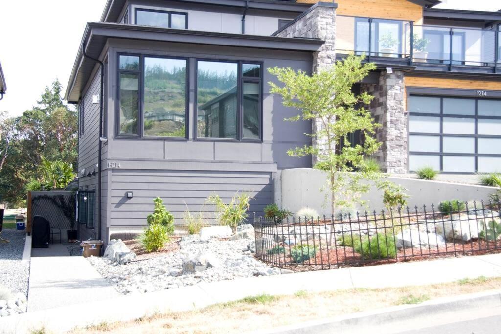 M&M'S Maple Bay Mountain Guesthouse - Licensed Duncan Eksteriør billede