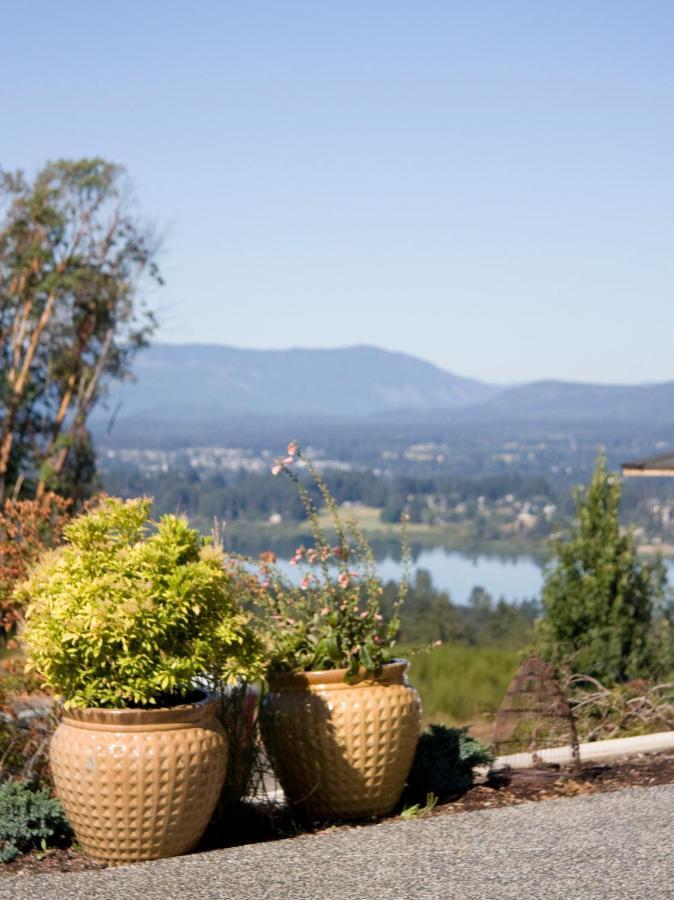 M&M'S Maple Bay Mountain Guesthouse - Licensed Duncan Eksteriør billede
