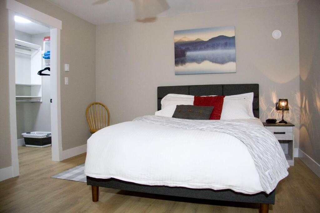 M&M'S Maple Bay Mountain Guesthouse - Licensed Duncan Eksteriør billede