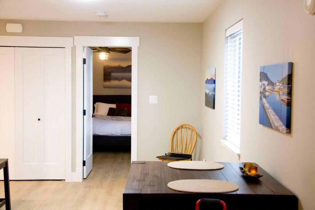 M&M'S Maple Bay Mountain Guesthouse - Licensed Duncan Eksteriør billede