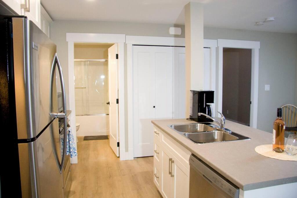 M&M'S Maple Bay Mountain Guesthouse - Licensed Duncan Eksteriør billede