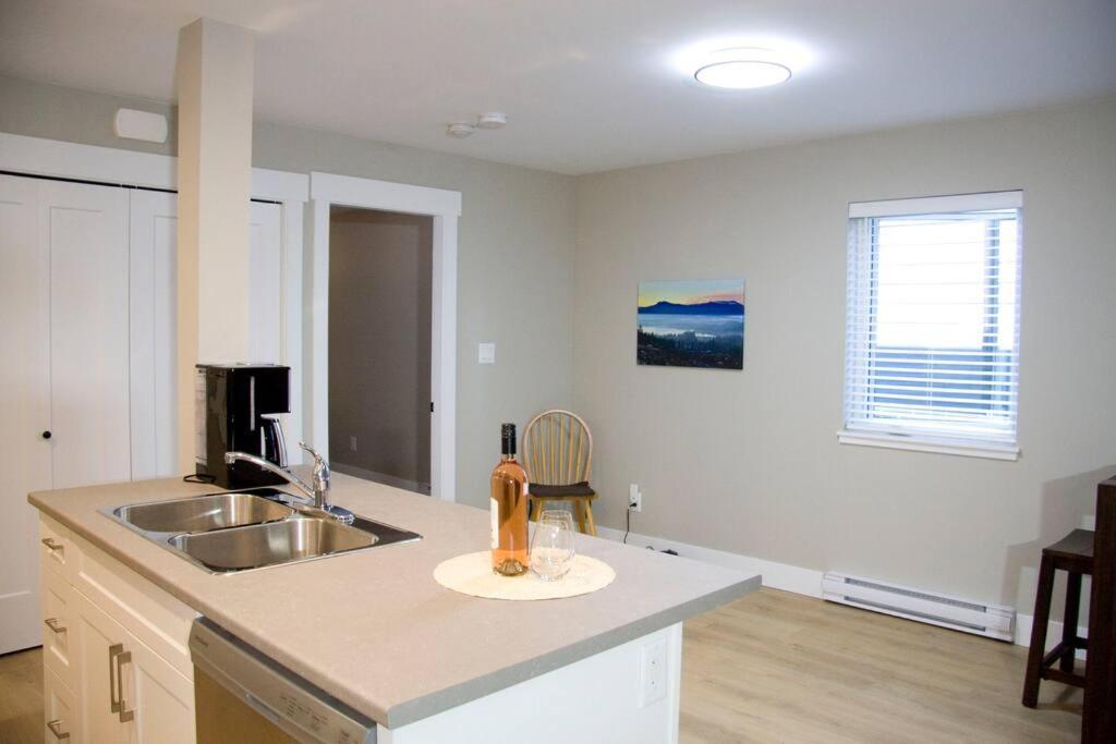 M&M'S Maple Bay Mountain Guesthouse - Licensed Duncan Eksteriør billede